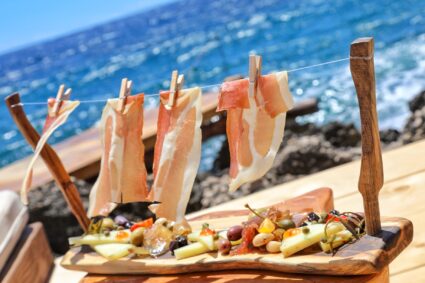 Cres Wine and Local Products Tasting at "Art farm Filozići"