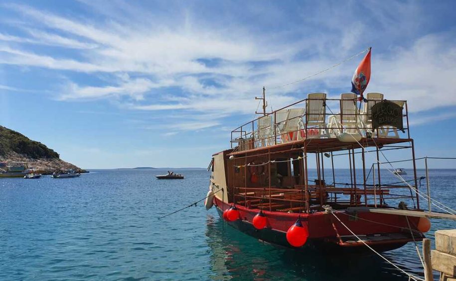 Blue Cave Cres - Passenger transport by sea, day trips with lunch and drinks, fish picnic (10)
