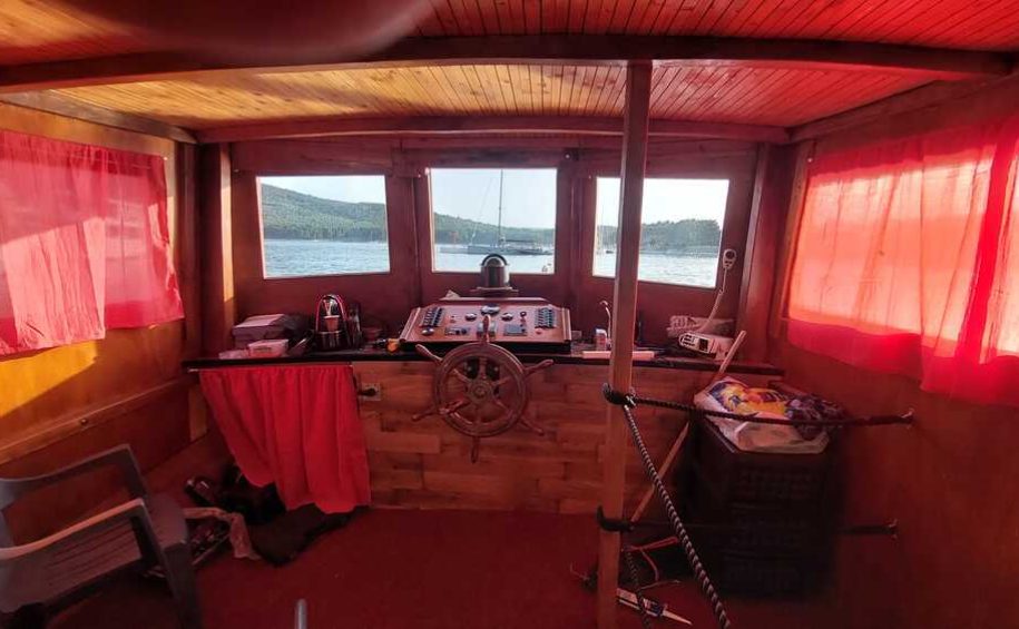 Blue Cave Cres - Passenger transport by sea, day trips with lunch and drinks, fish picnic (14)