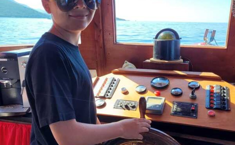 Blue Cave Cres - Passenger transport by sea, day trips with lunch and drinks, fish picnic (15)