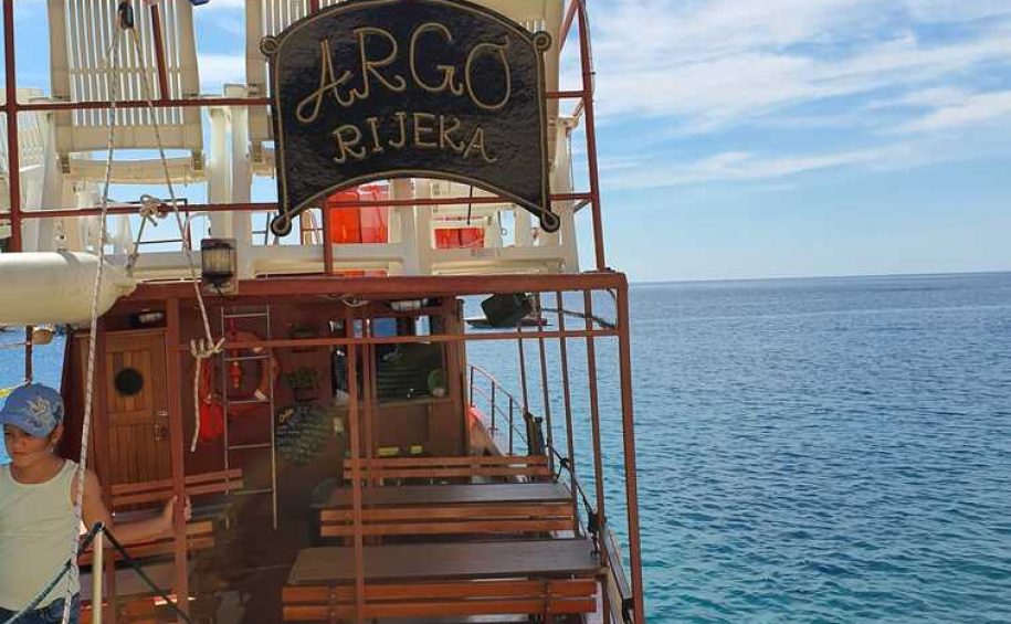Blue Cave Cres - Passenger transport by sea, day trips with lunch and drinks, fish picnic (8)